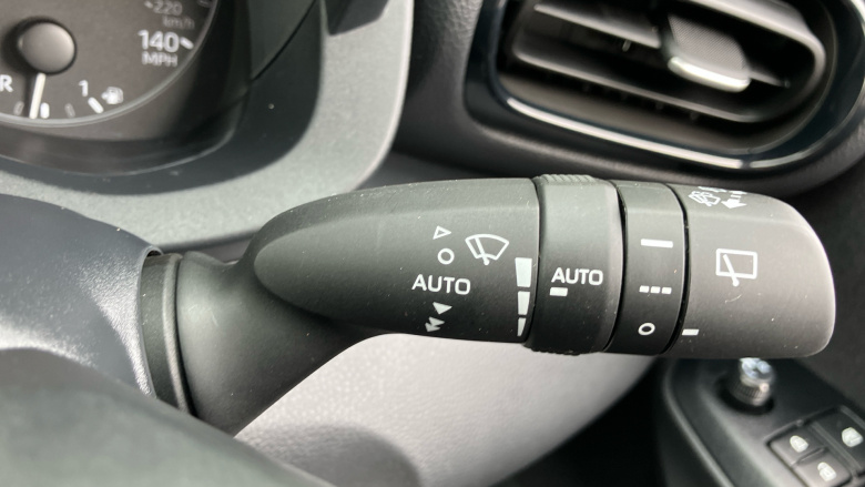 Toyota Yaris 1.5 Hybrid Icon 5dr CVT Hybrid Hatchback